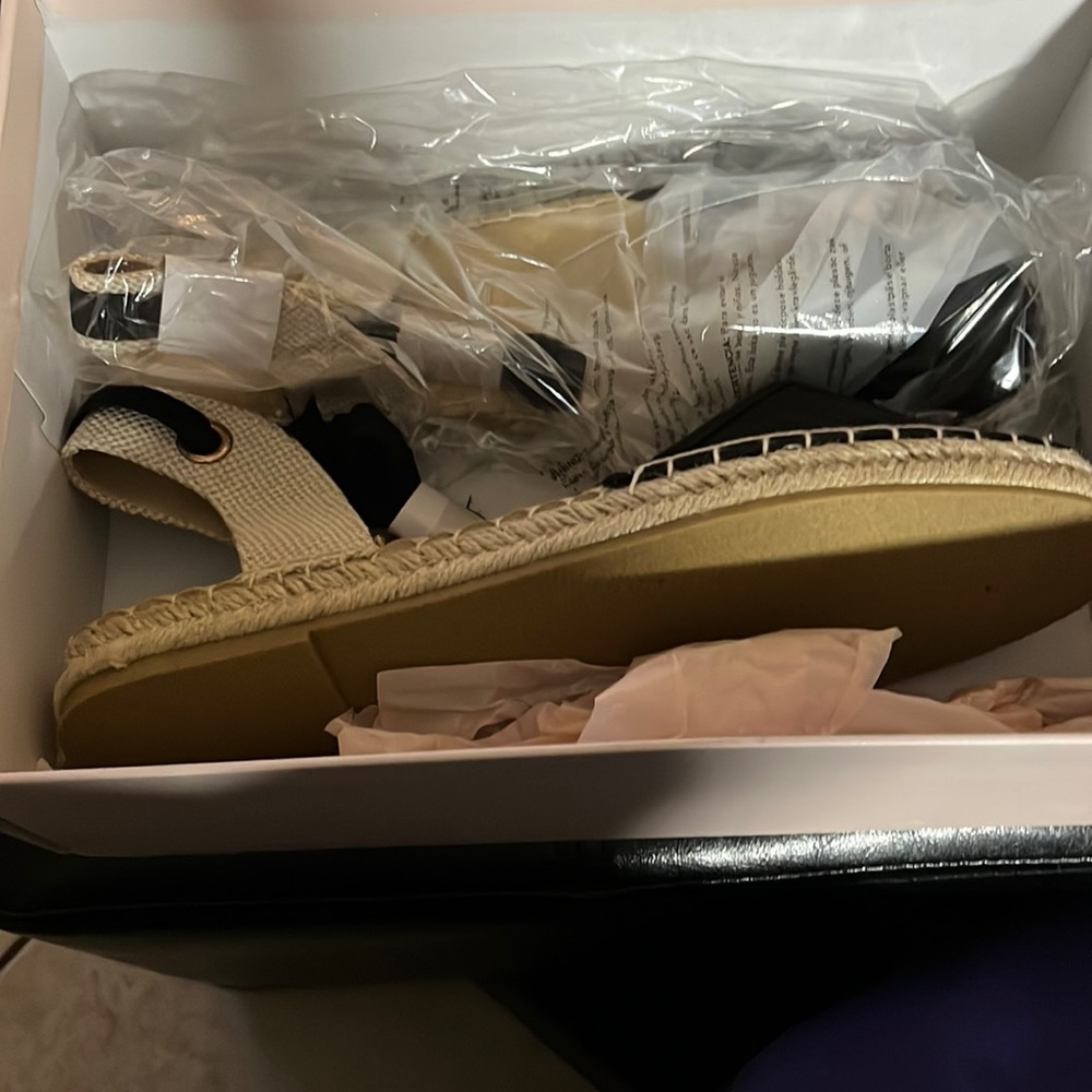 Women Justfab Juniper Lace-Up Espadrille Flat, size 9. New